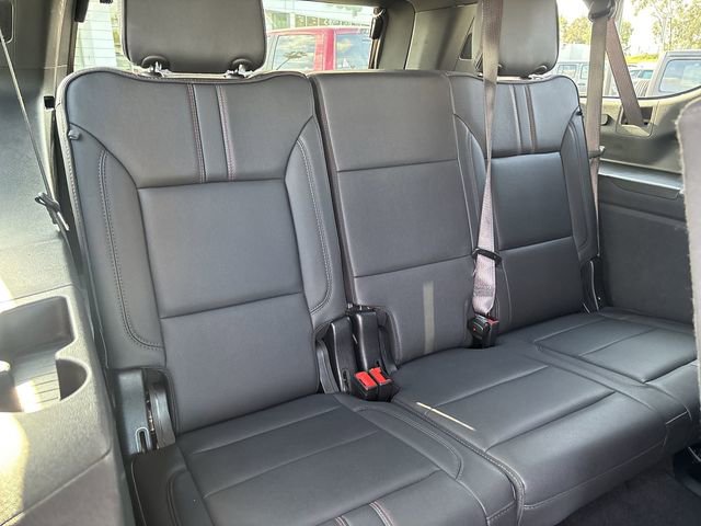 Used 2025 Chevrolet Suburban RST image 15