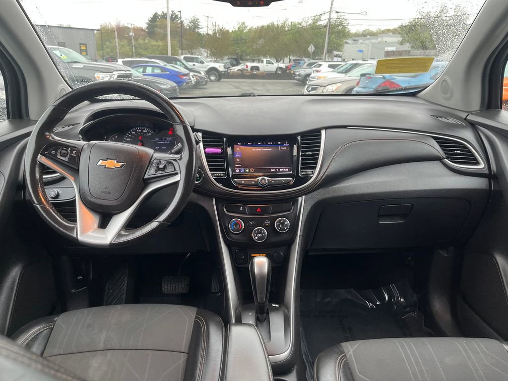Used 2020 Chevrolet Trax LT w/ LT Convenience Package FWD image 18