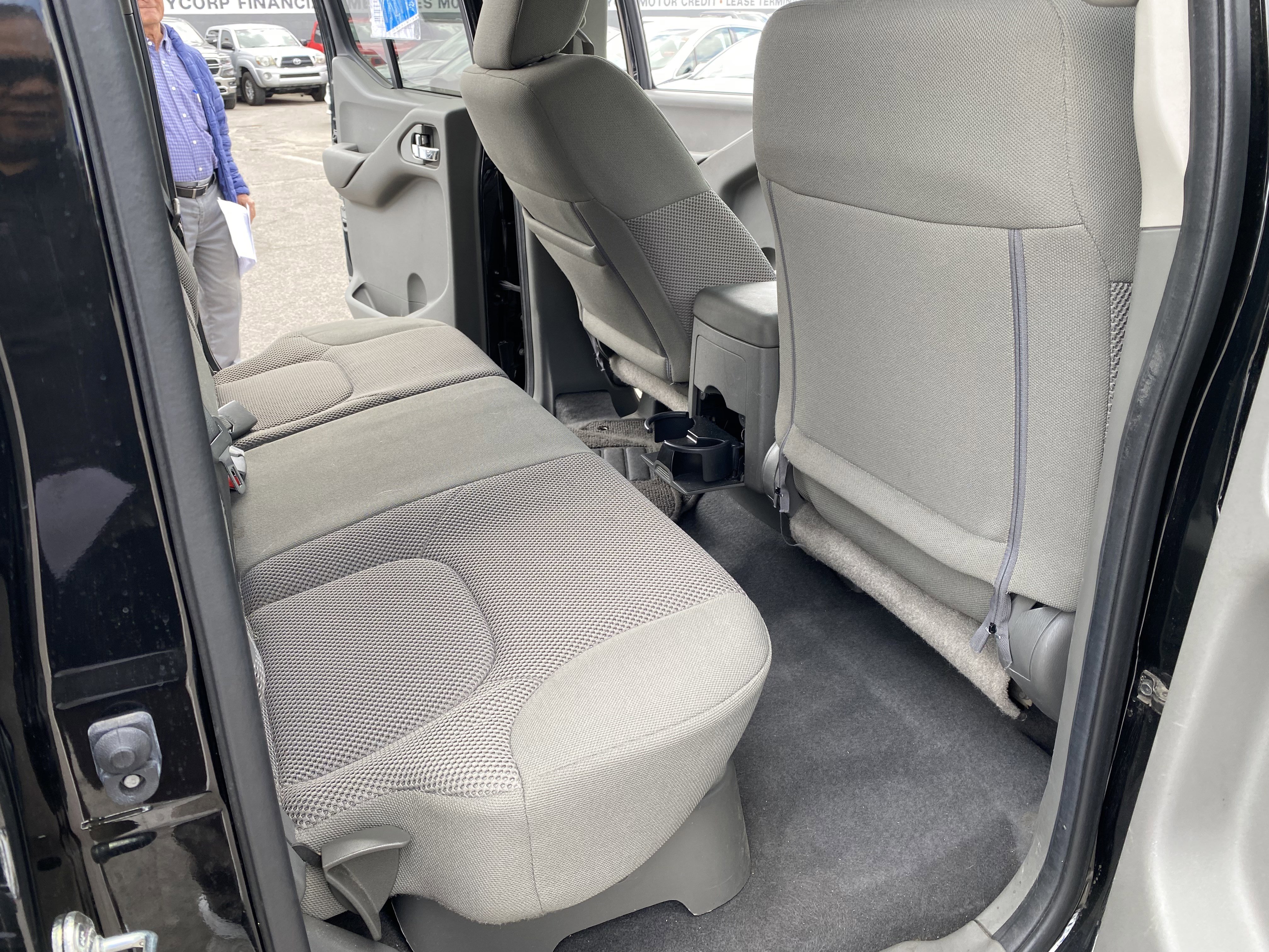 Used 2020 Nissan Frontier SV RWD image 14
