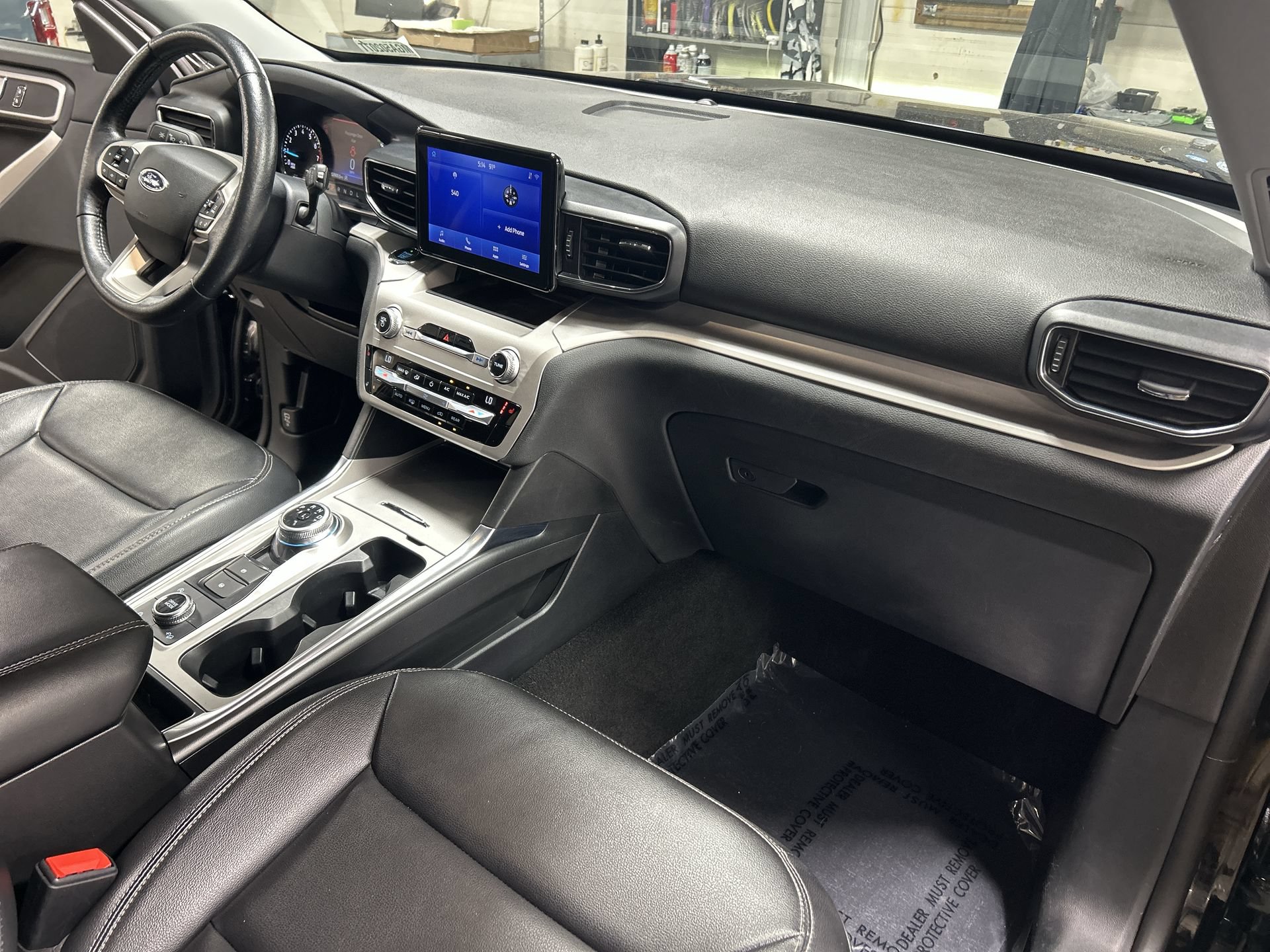 Used 2021 Ford Explorer XLT w/ Equipment Group 202A AWD/4WD image 29
