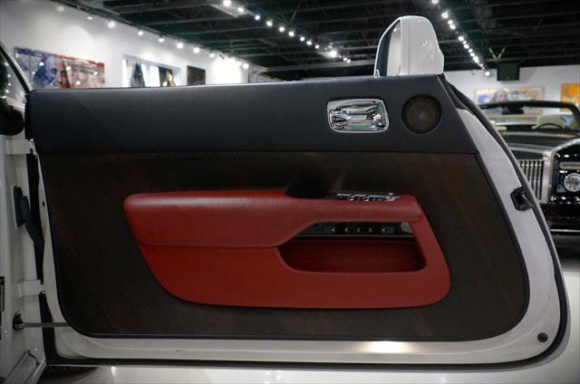Used 2015 Rolls-Royce Wraith image 10
