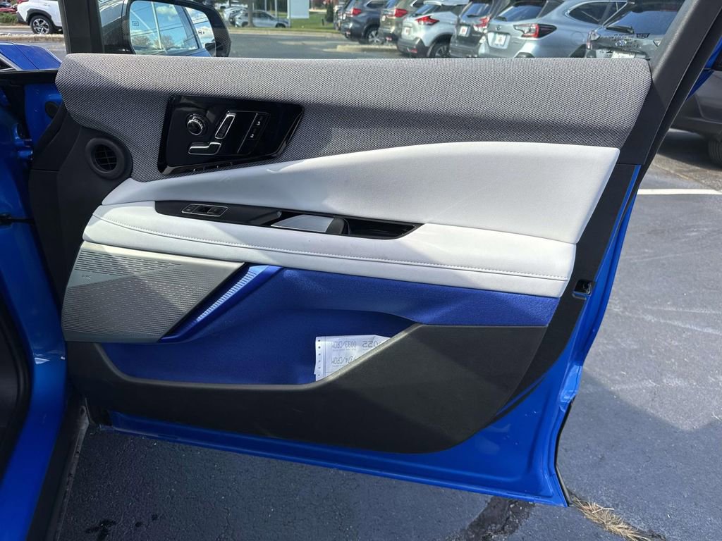 New 2025 Cadillac Optiq Luxury 1 image 8