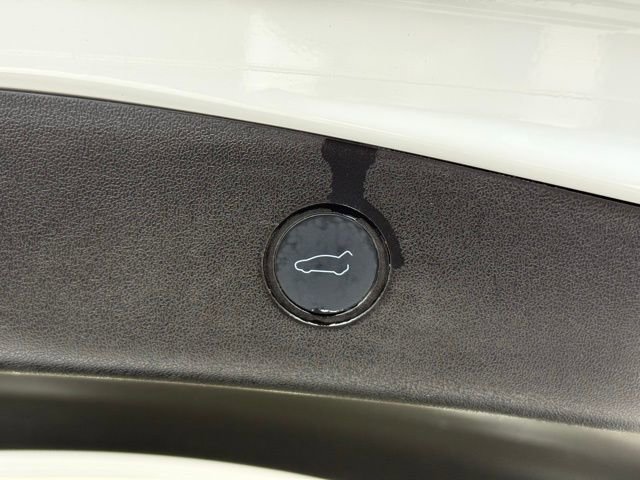 Used 2022 Tesla Model 3 Performance image 5