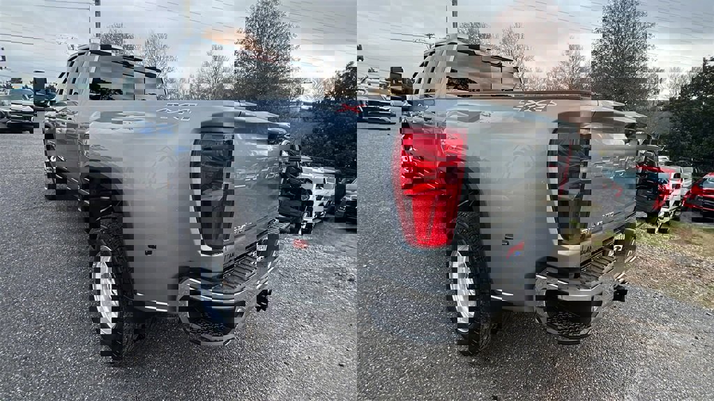 New 2026 Chevrolet Silverado 3500 LT w/ All Star Edition image 7