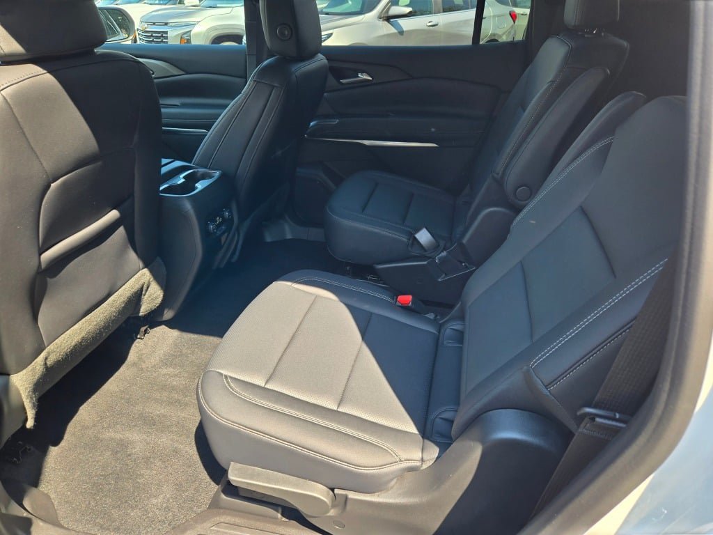 Used 2026 Chevrolet Traverse LT AWD/4WD image 17