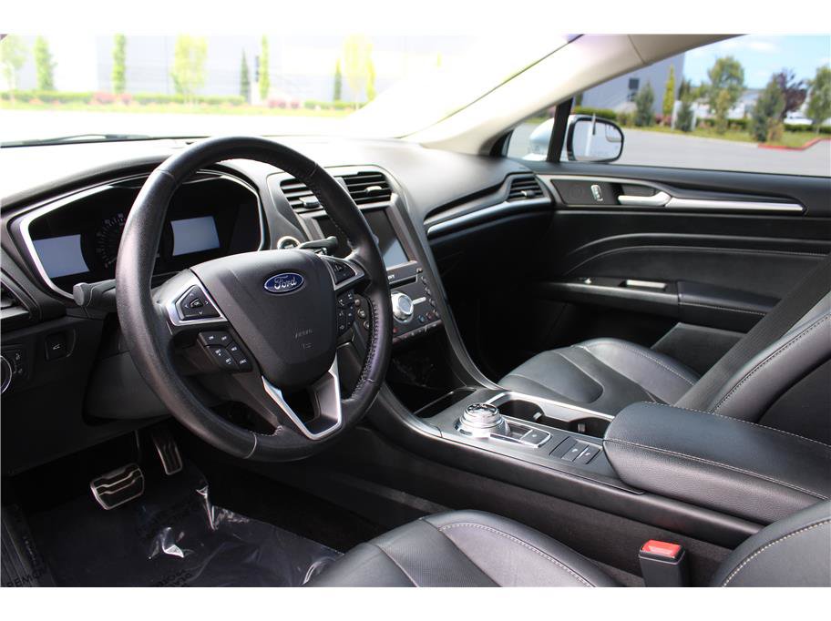 Used 2017 Ford Fusion Titanium AWD/4WD image 9
