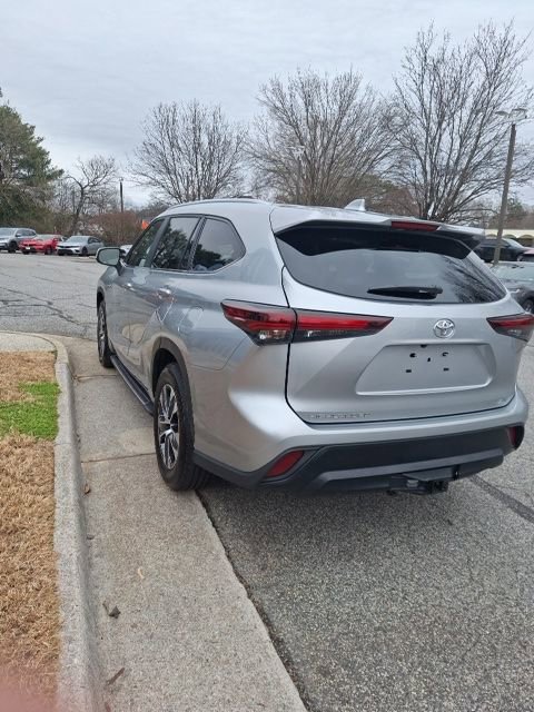 Used 2024 Toyota Highlander XLE image 6