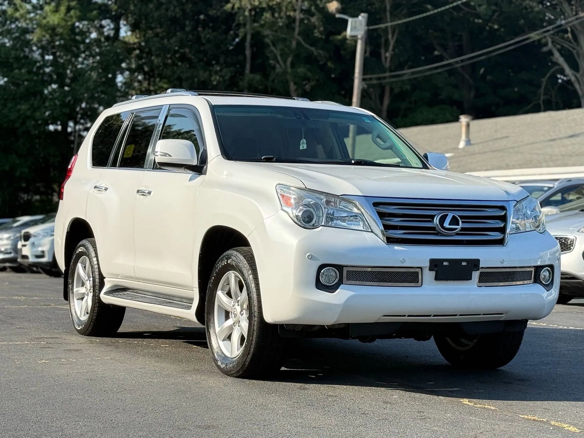 Used 2011 Lexus GX 460 image 2