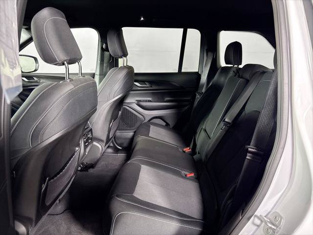 Certified 2025 Jeep Grand Cherokee Laredo w/ MOPAR Finishing Package AWD/4WD image 20