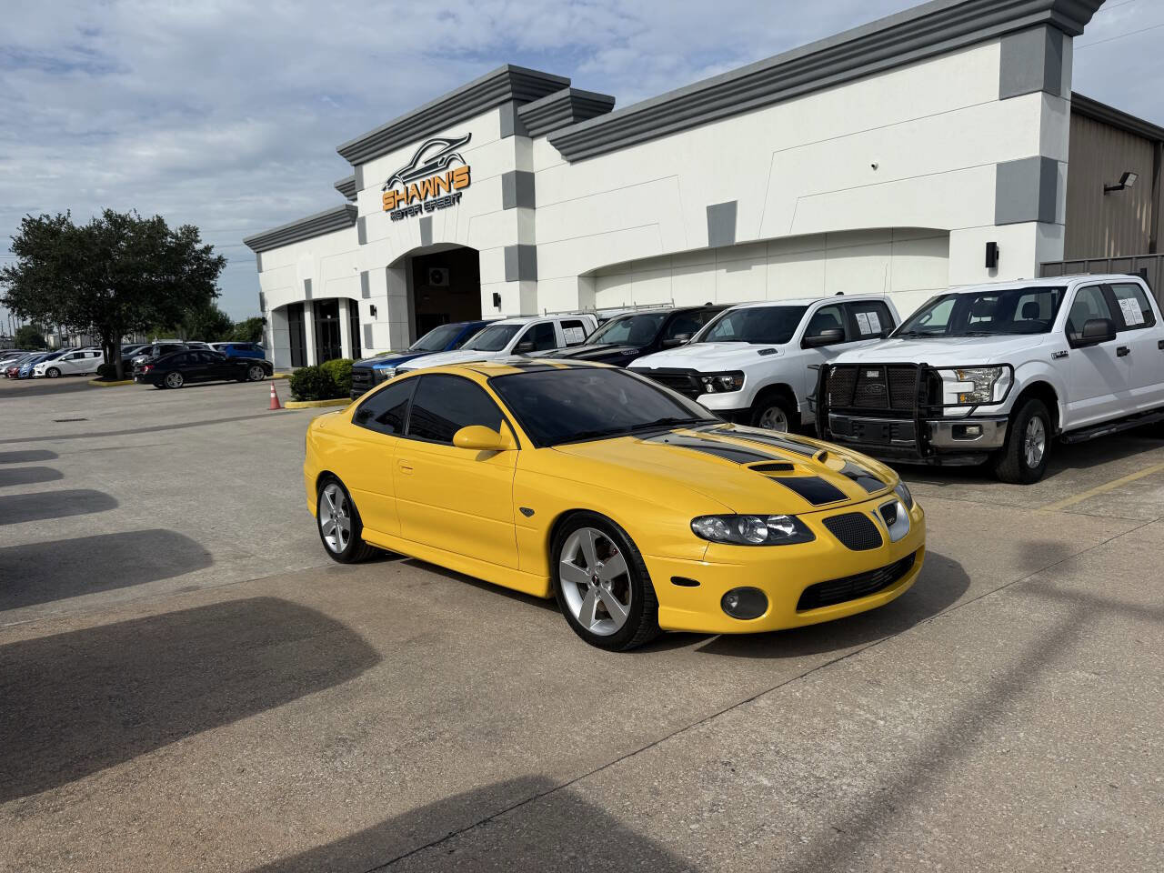 Used 2005 Pontiac GTO RWD image 2