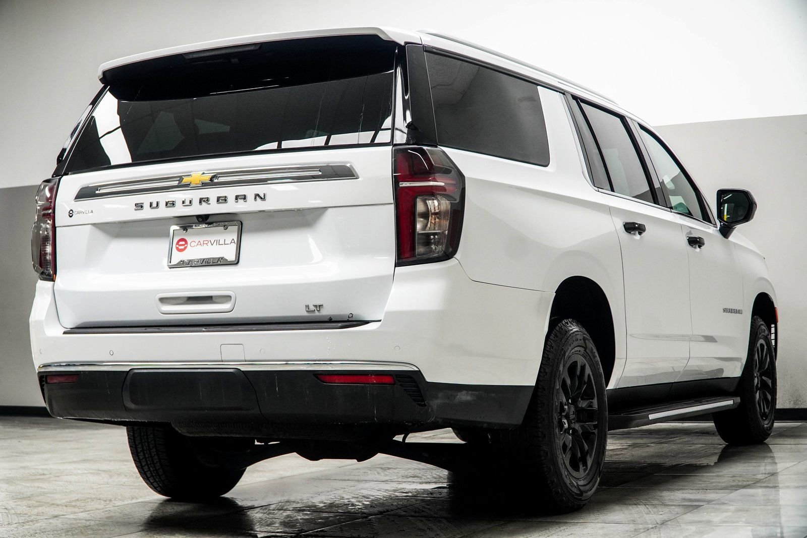Used 2024 Chevrolet Suburban LT RWD image 15