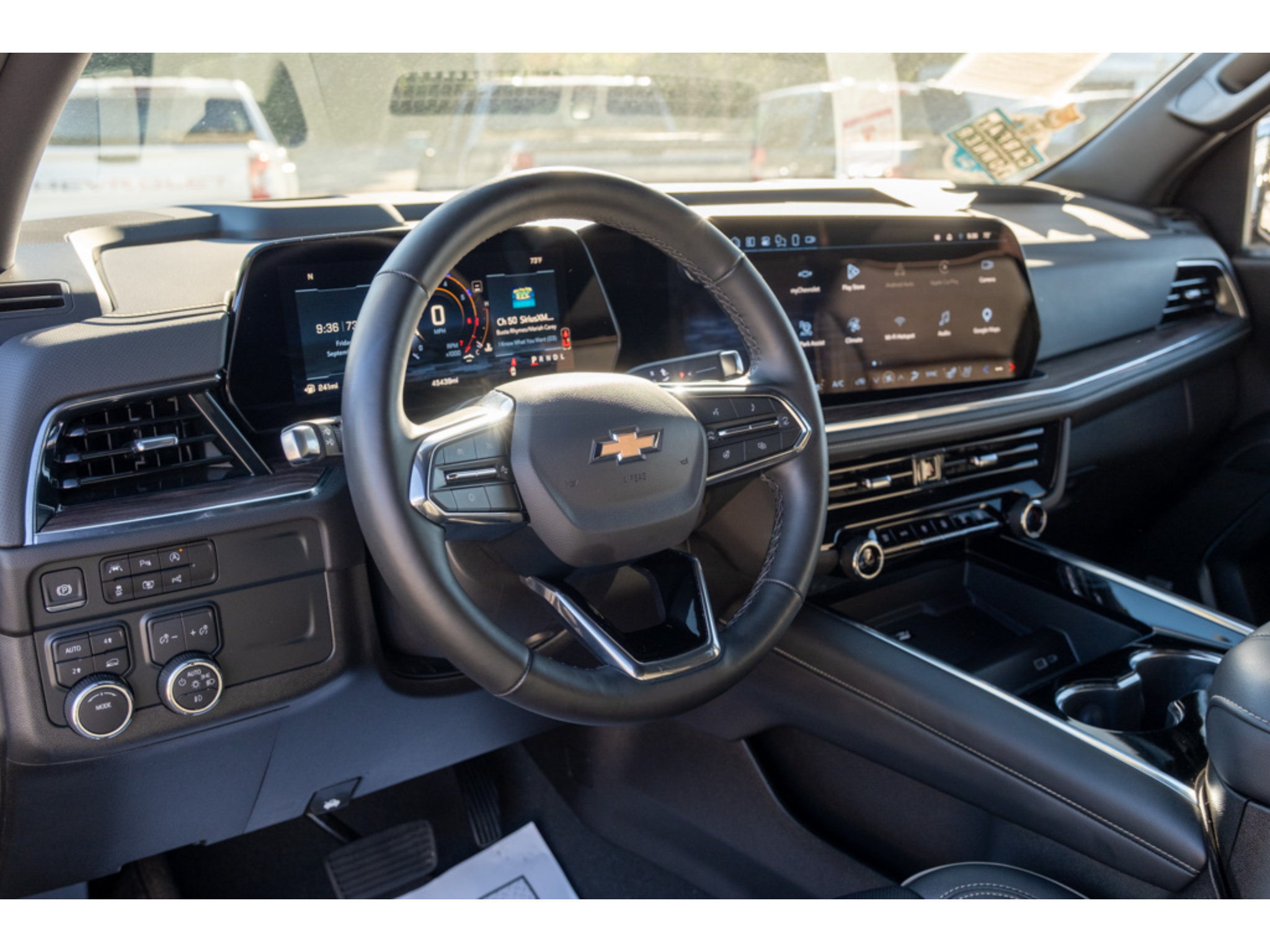 Used 2025 Chevrolet Tahoe Premier AWD/4WD image 11