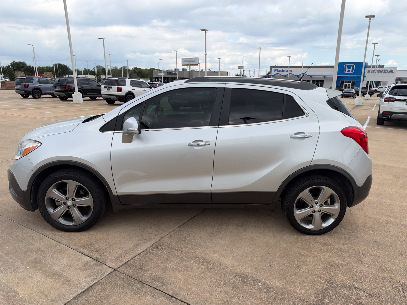 Used 2014 Buick Encore FWD image 2