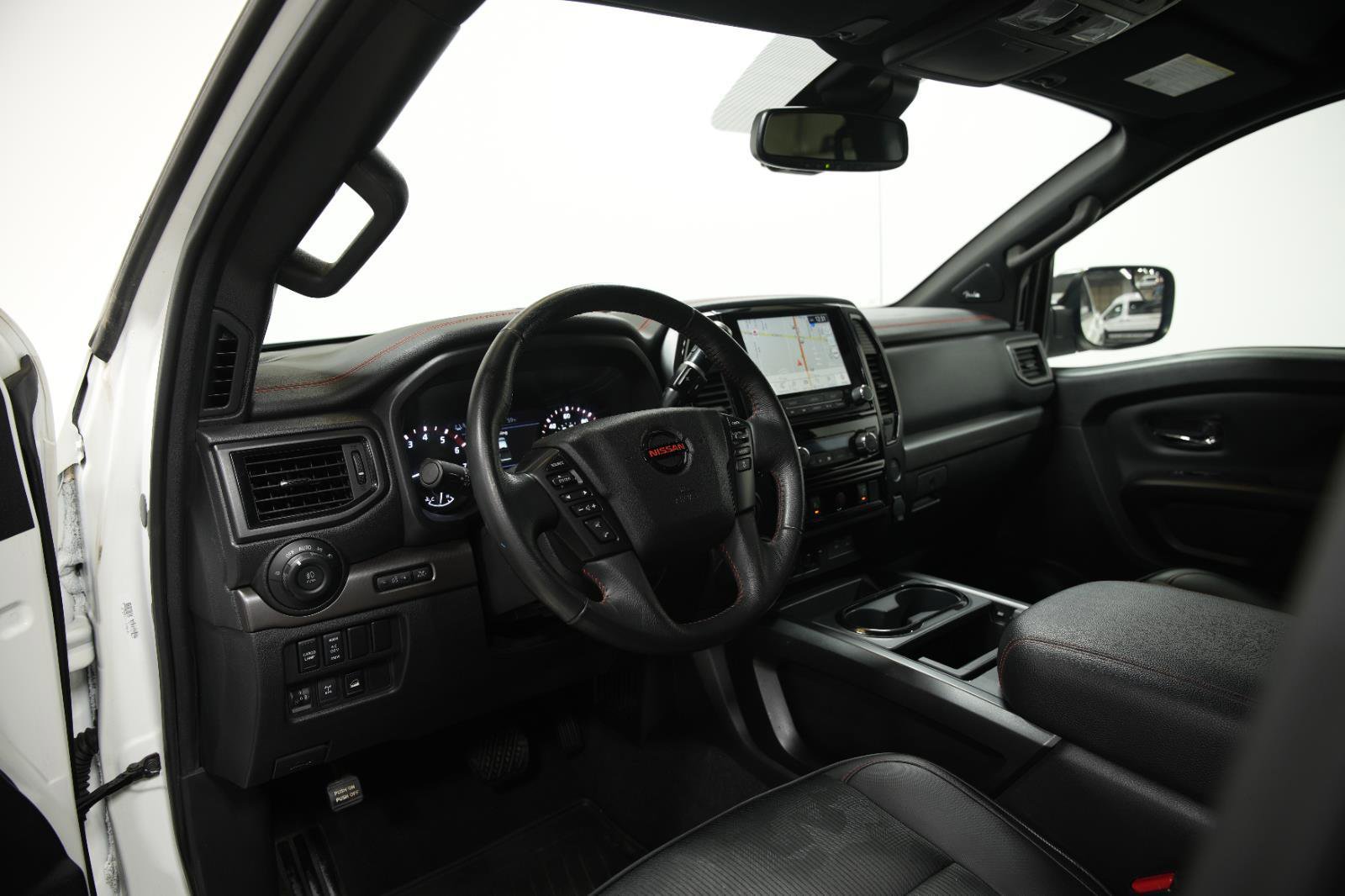 Used 2020 Nissan Titan PRO-4X w/ Pro-4x Utility Package image 27