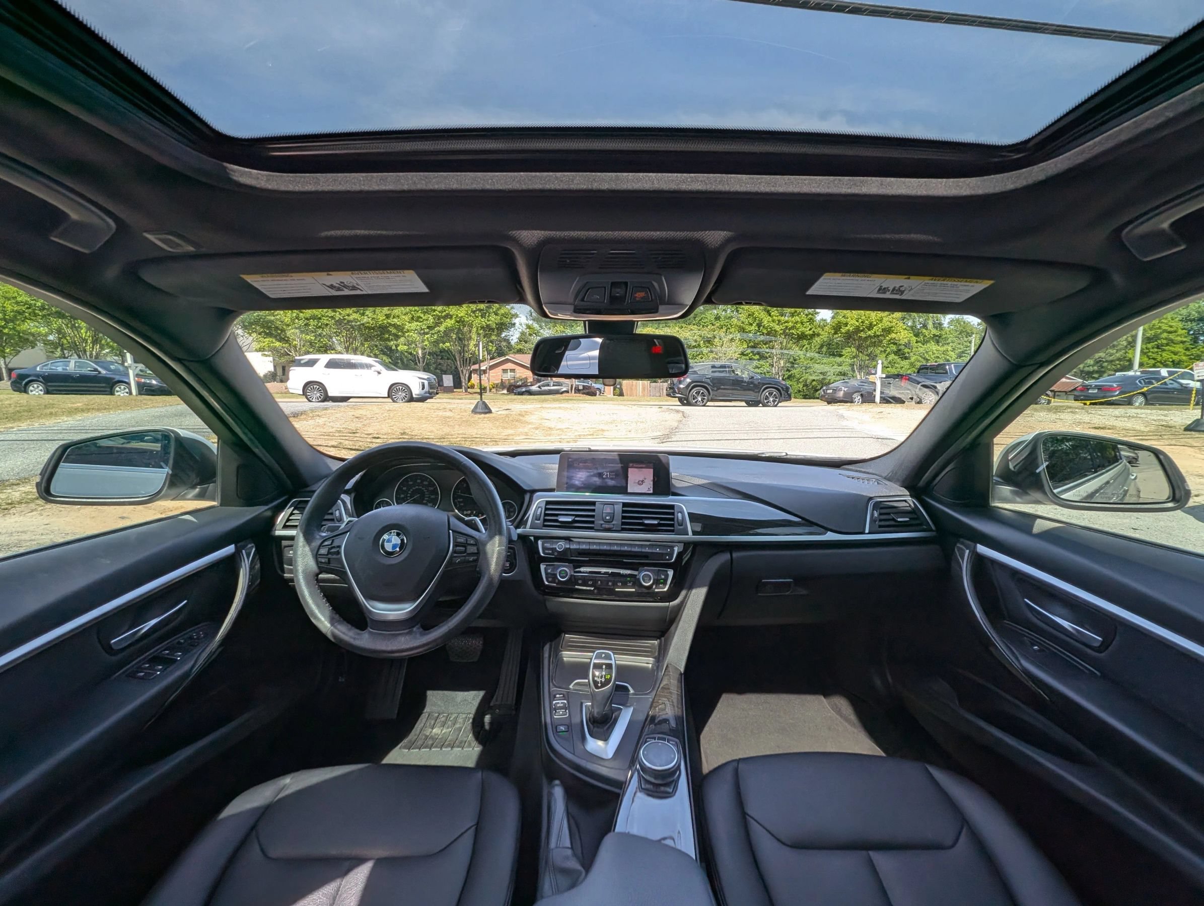 Used 2018 BMW 330i Sedan RWD image 13