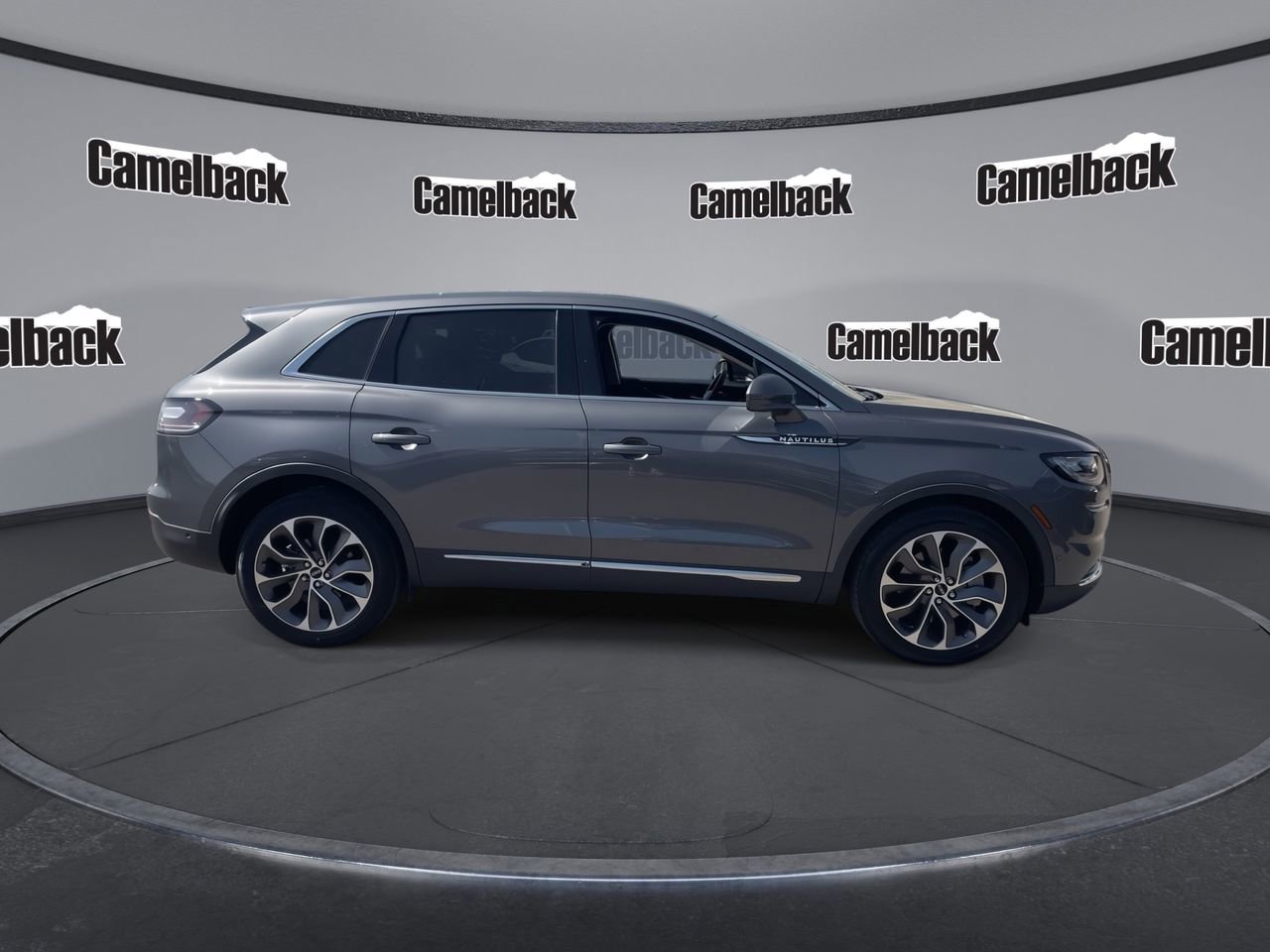 Used 2022 Lincoln Nautilus Reserve w/ Equipment Group 201A image 8