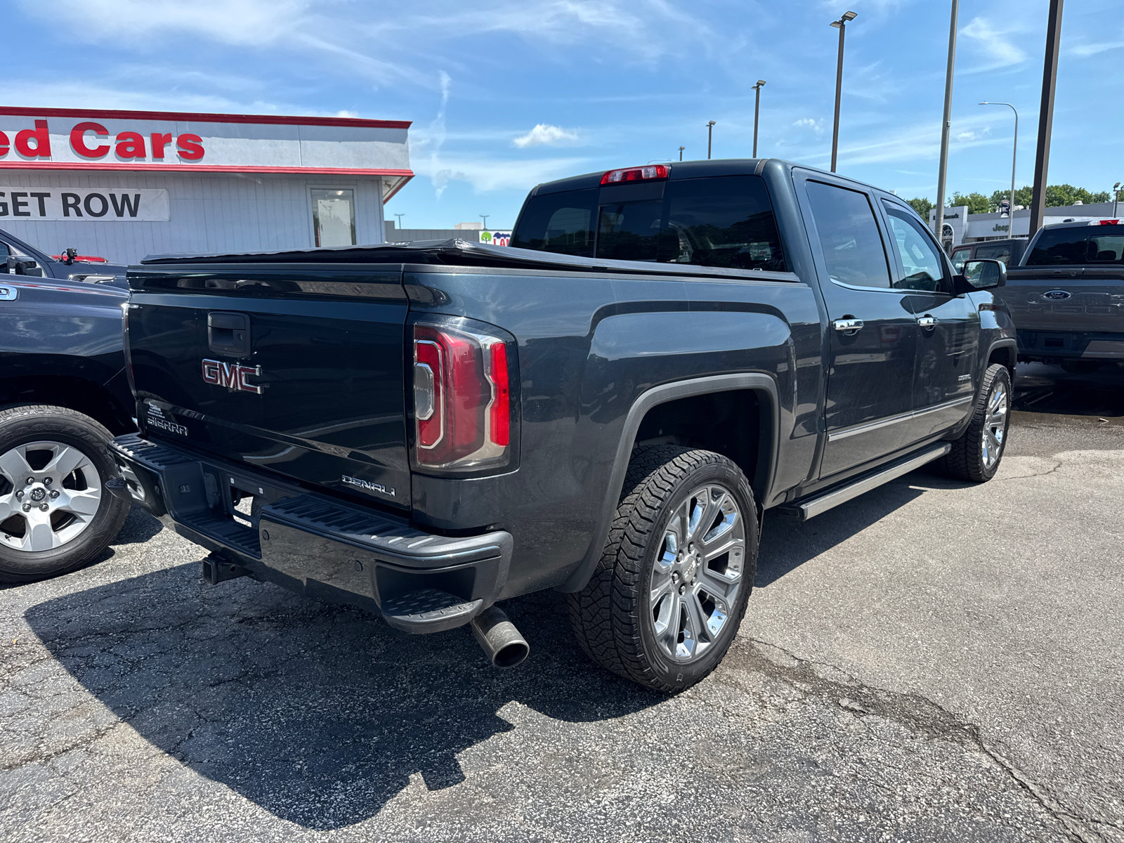 Used 2017 GMC Sierra 1500 Denali w/ Denali Ultimate Package AWD/4WD image 5