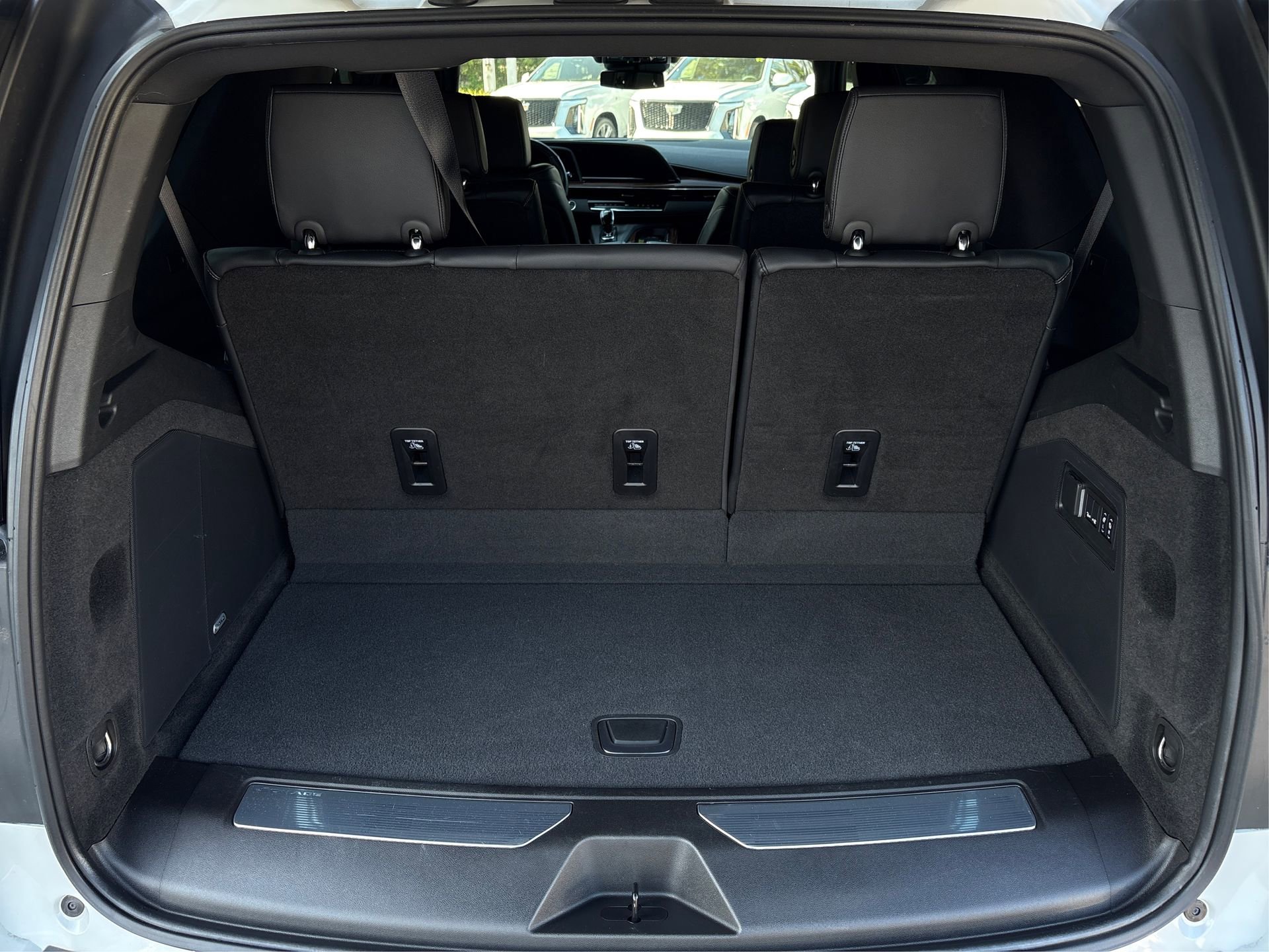 Certified 2024 Cadillac Escalade Luxury image 13
