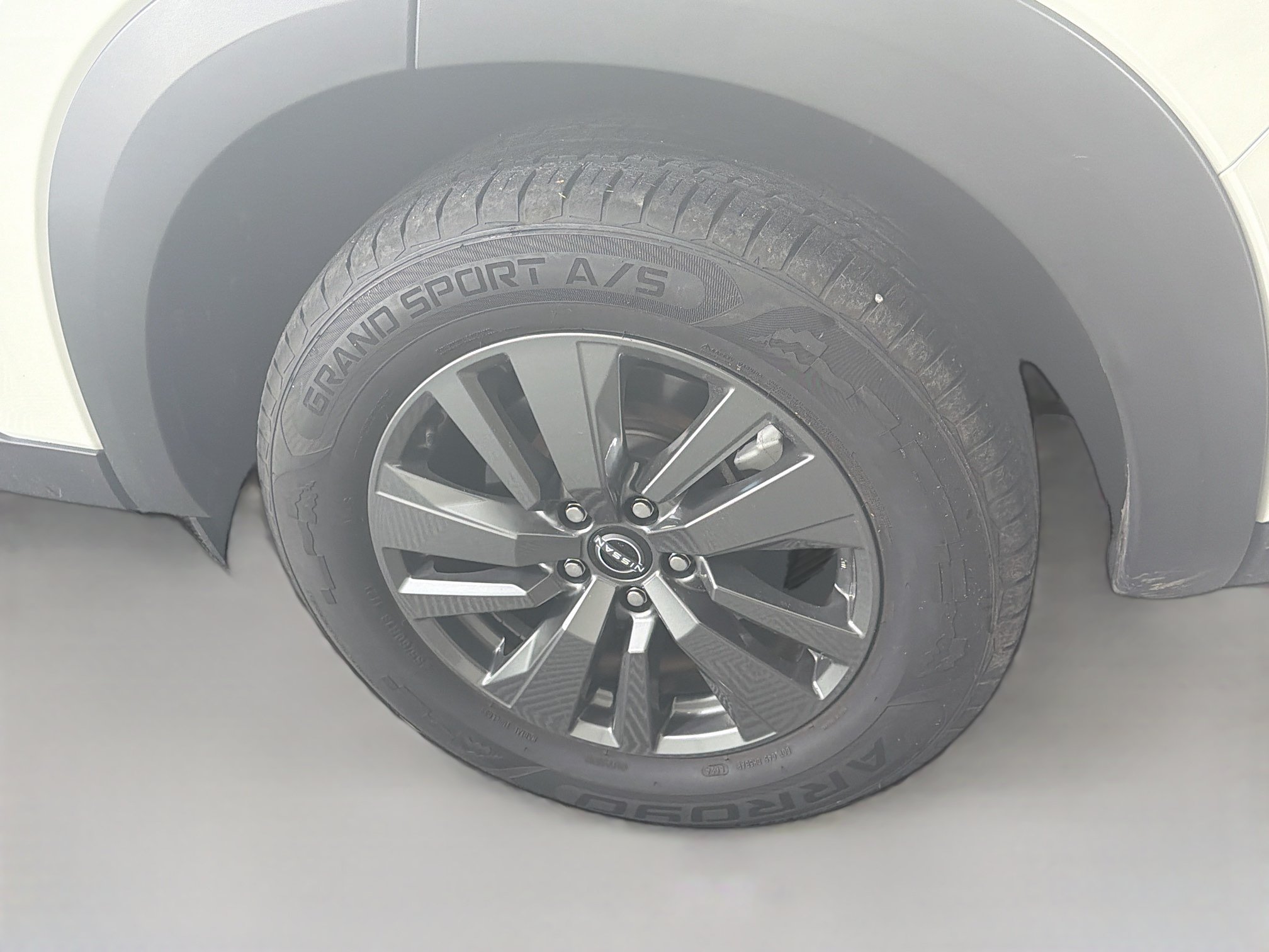 Used 2024 Nissan Pathfinder SV FWD image 11