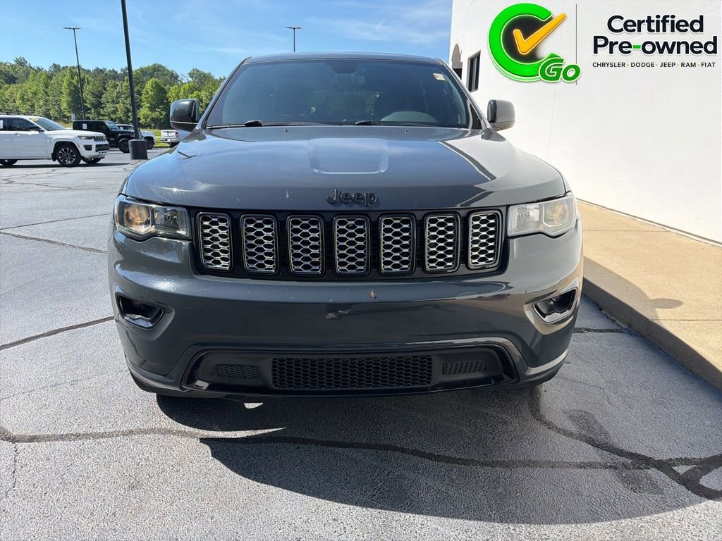 Used 2018 Jeep Grand Cherokee Altitude RWD image 4