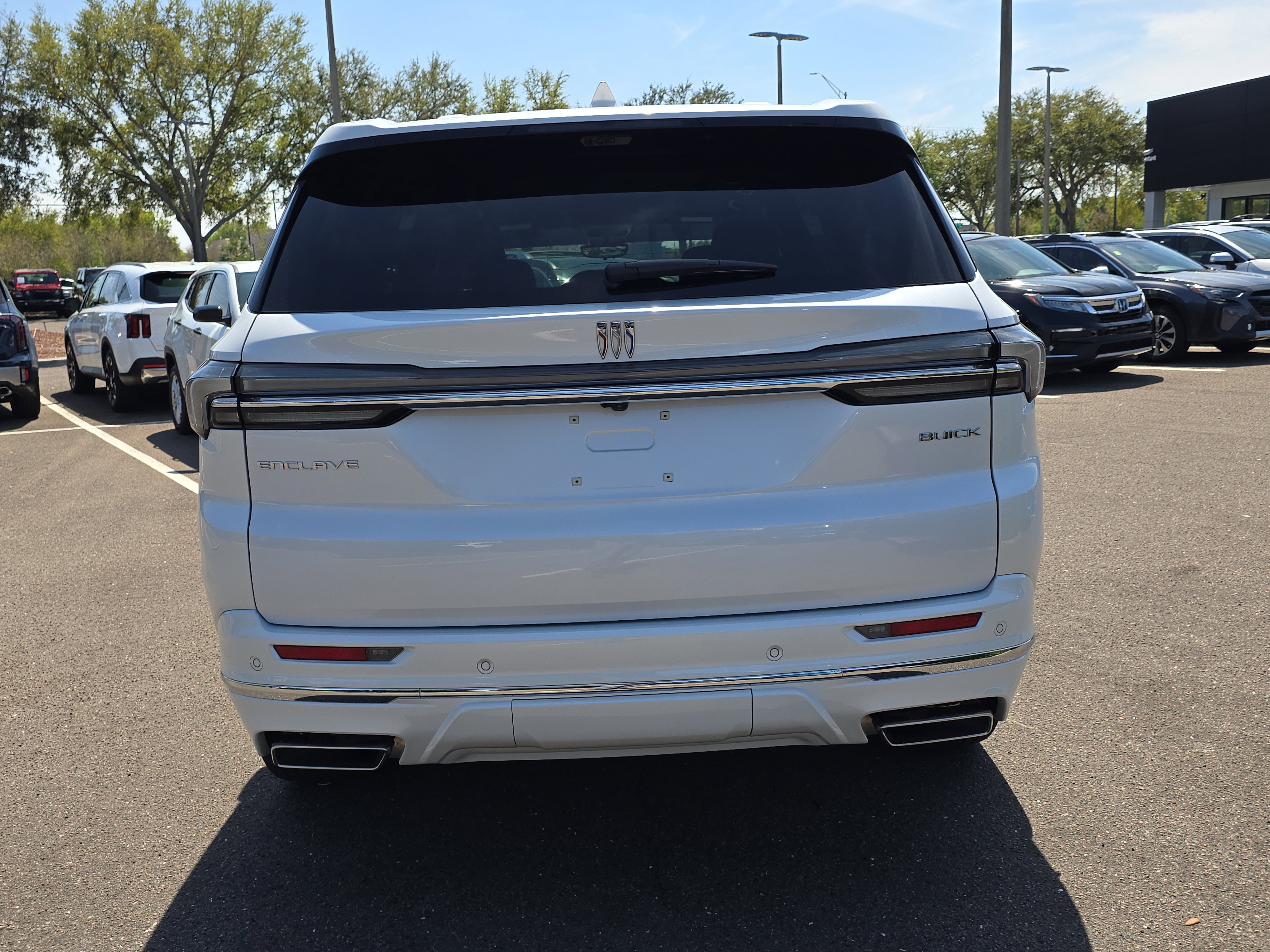 Used 2025 Buick Enclave Avenir w/ Super Cruise Package FWD image 7