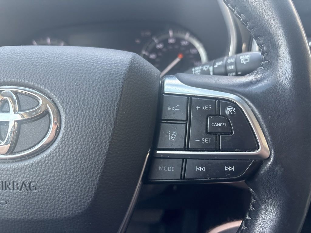 Used 2021 Toyota Highlander XLE w/ Protection Package #3 (TMS) AWD/4WD image 17
