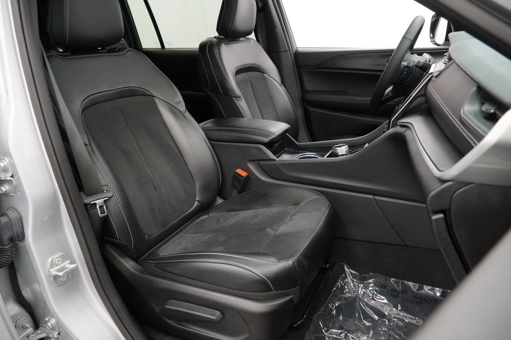 Certified 2024 Jeep Grand Cherokee L Altitude AWD/4WD image 47
