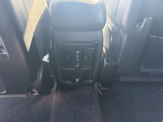 Used 2019 Jeep Grand Cherokee Laredo AWD/4WD image 30