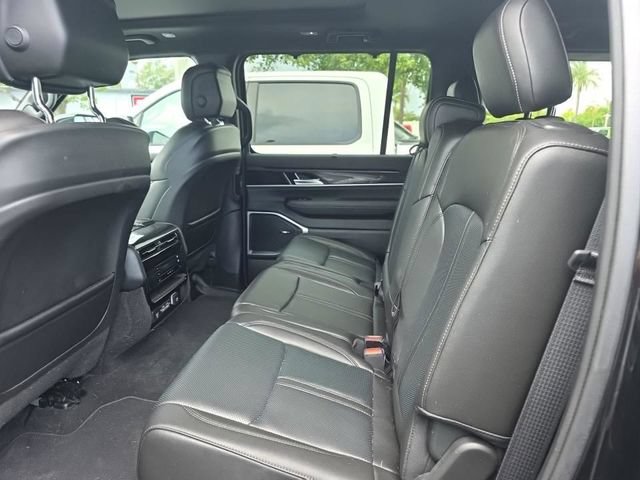 Used 2024 Jeep Wagoneer 4WD w/ Premium Group I image 10