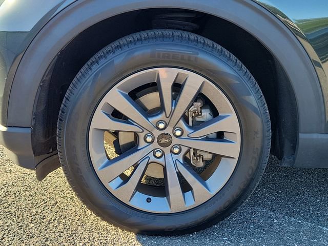 Used 2023 Ford Explorer XLT w/ Equipment Group 202A image 6