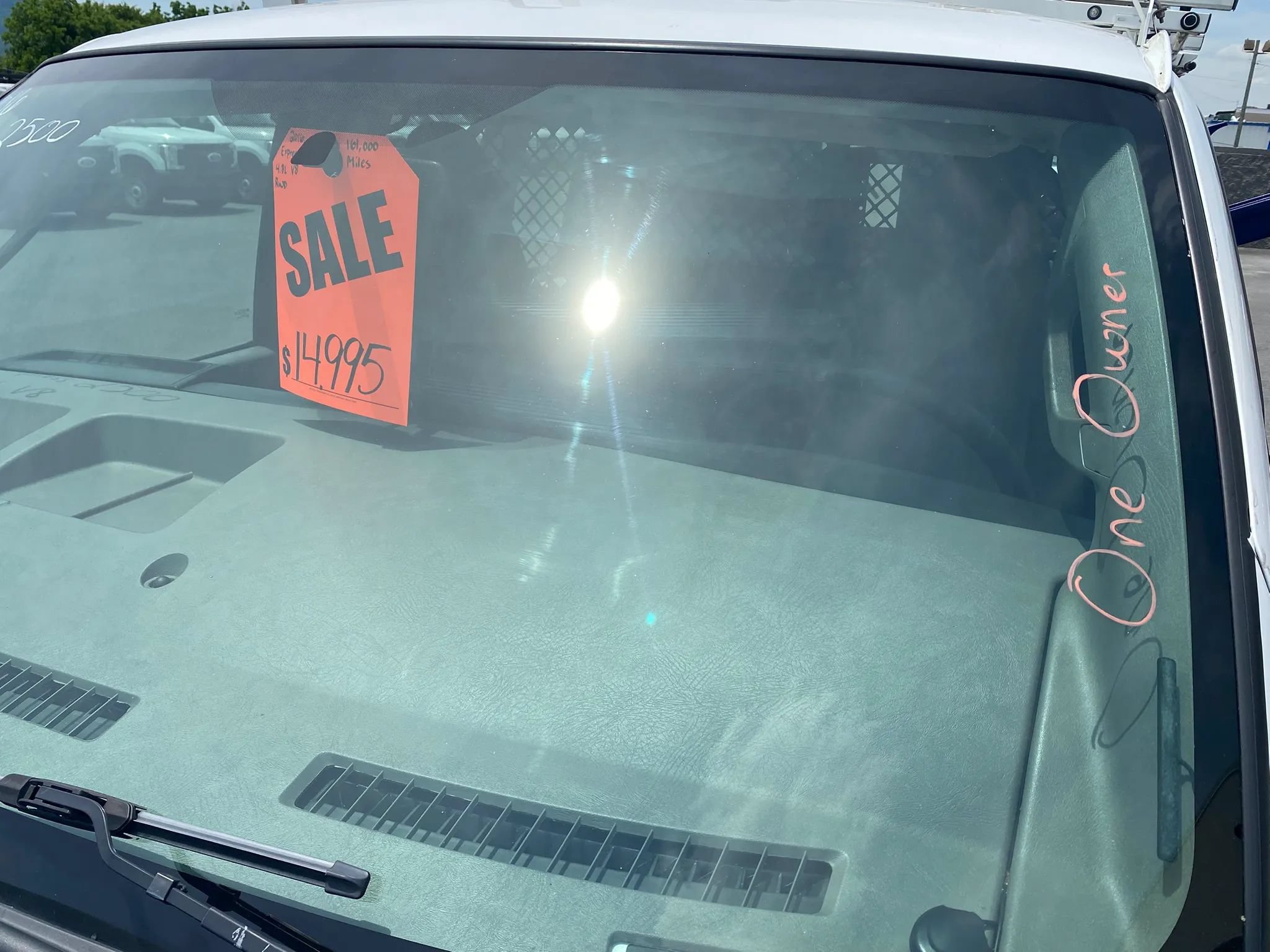 Used 2016 Chevrolet Express 2500 RWD image 4