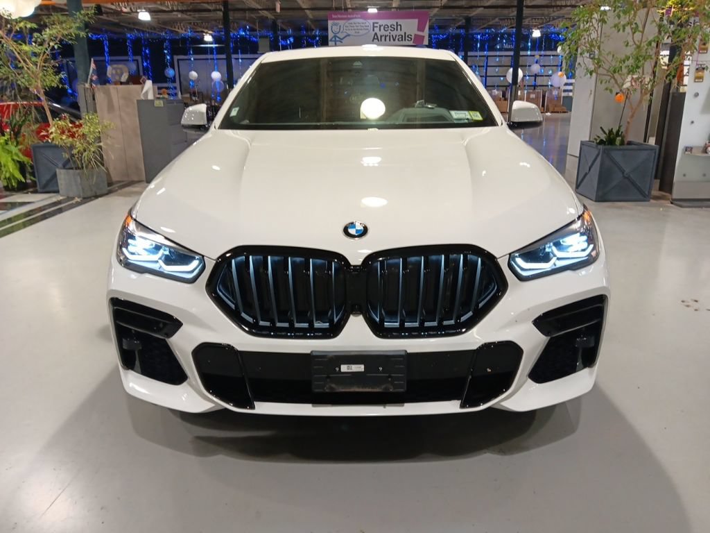 Used 2023 BMW X6 xDrive40i w/ M Sport Package AWD/4WD image 3