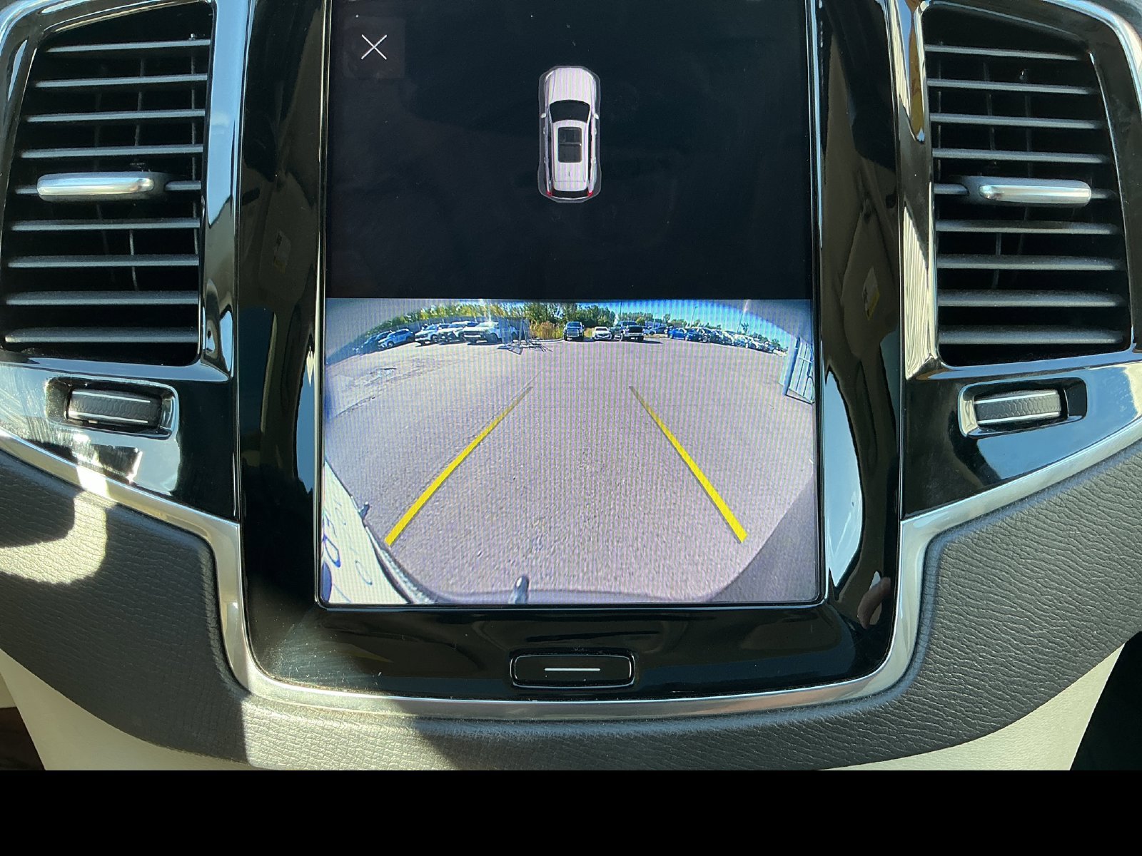 Certified 2023 Volvo XC90 B6 Plus w/ Protection Package Premier AWD/4WD image 19