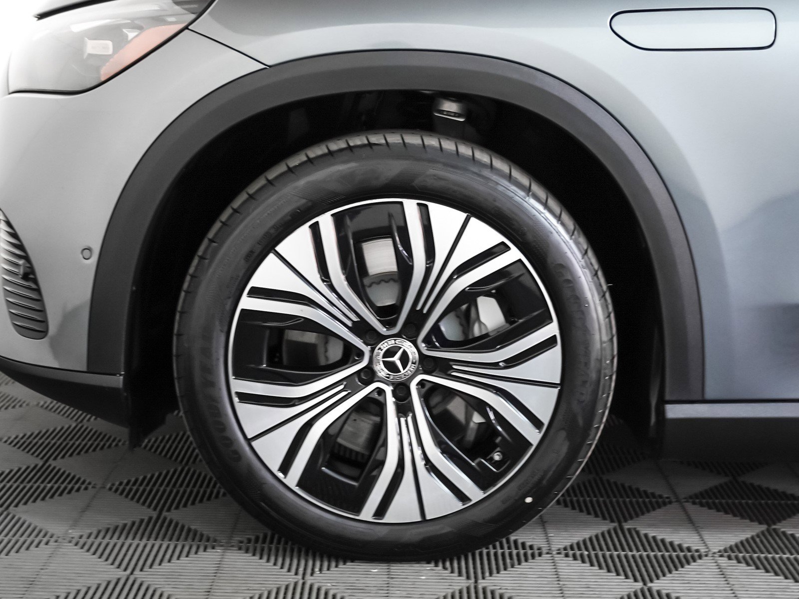 Certified 2023 Mercedes-Benz EQE 350+ 4MATIC SUV image 4