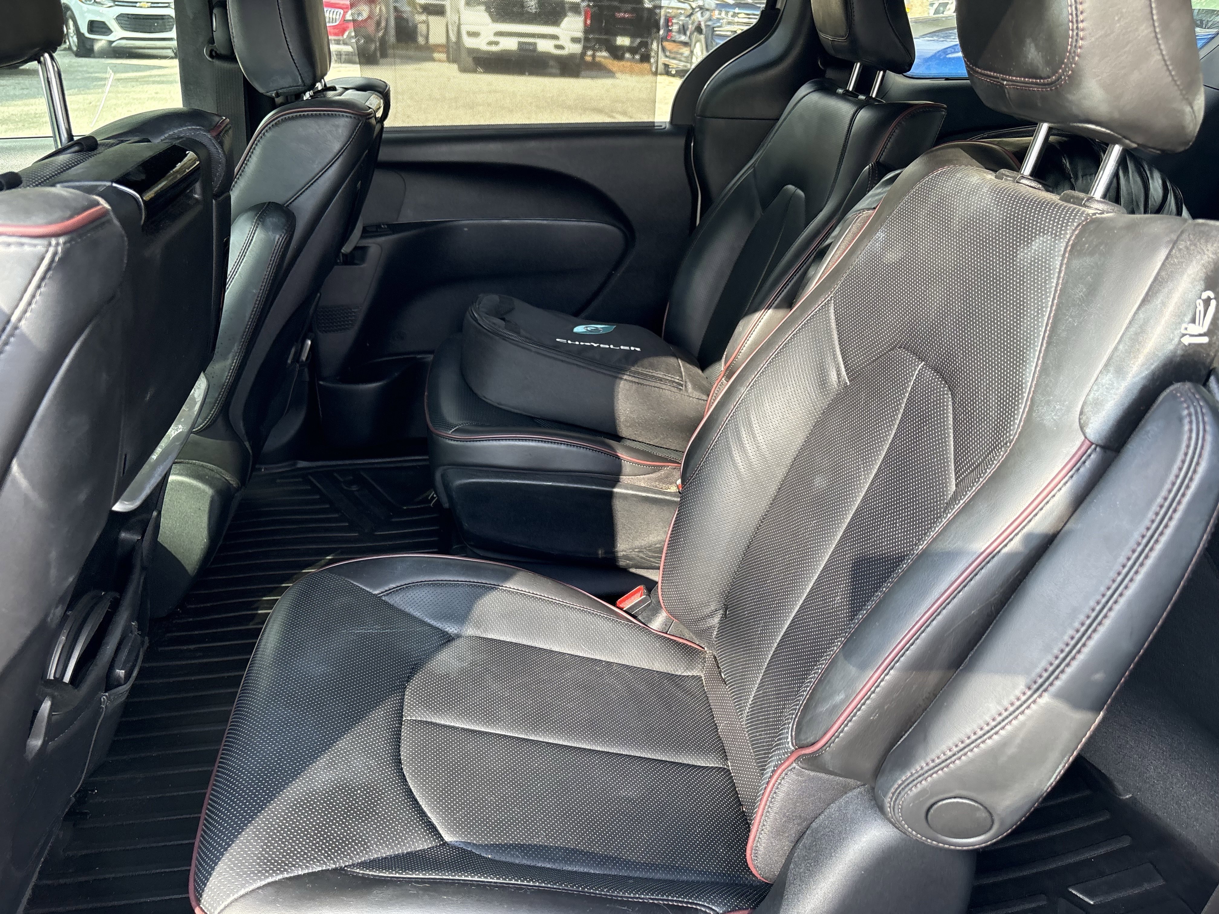 Used 2020 Chrysler Pacifica Limited image 9