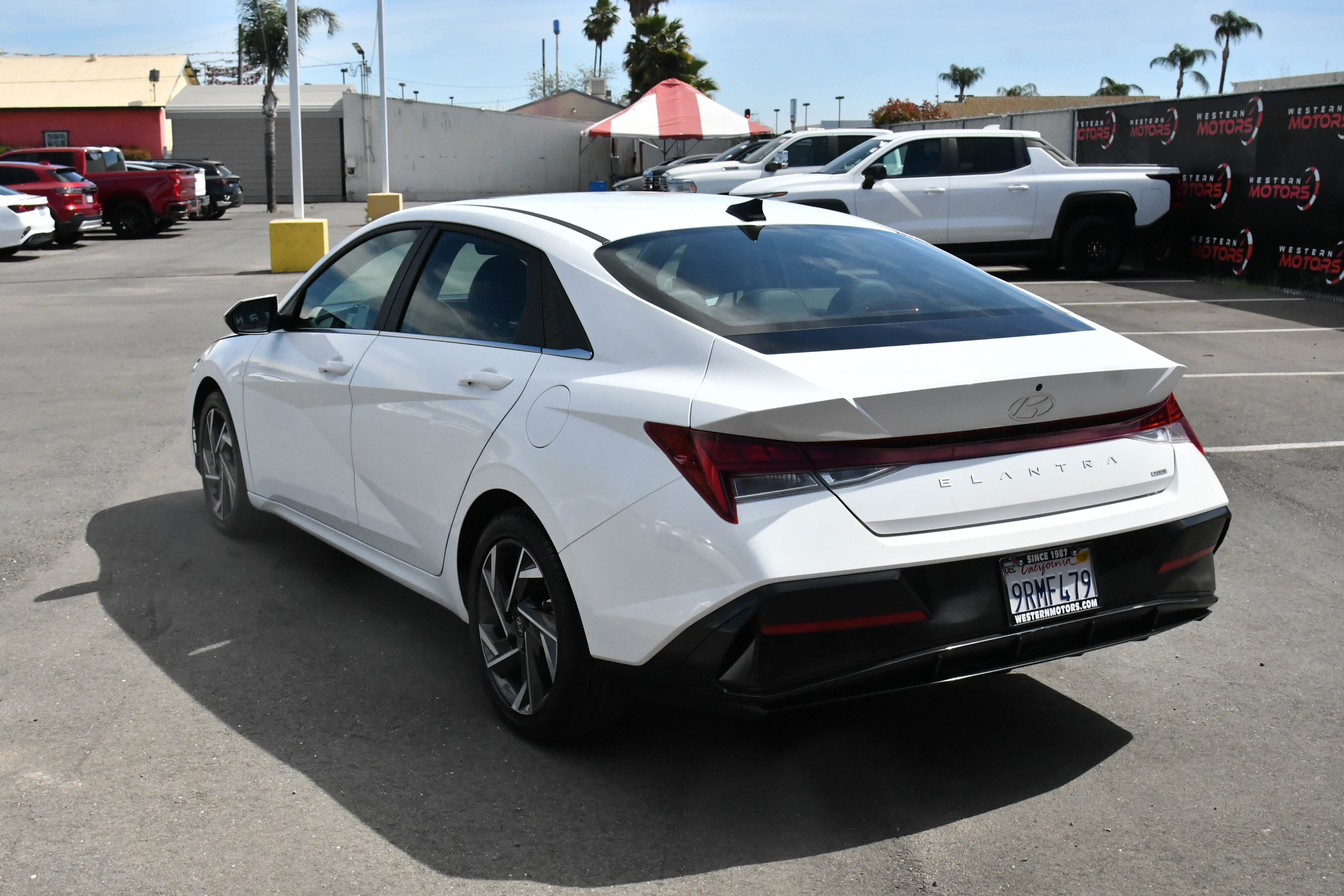 Used 2025 Hyundai Elantra Limited image 6