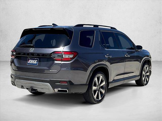 Used 2023 Honda Pilot Touring image 2