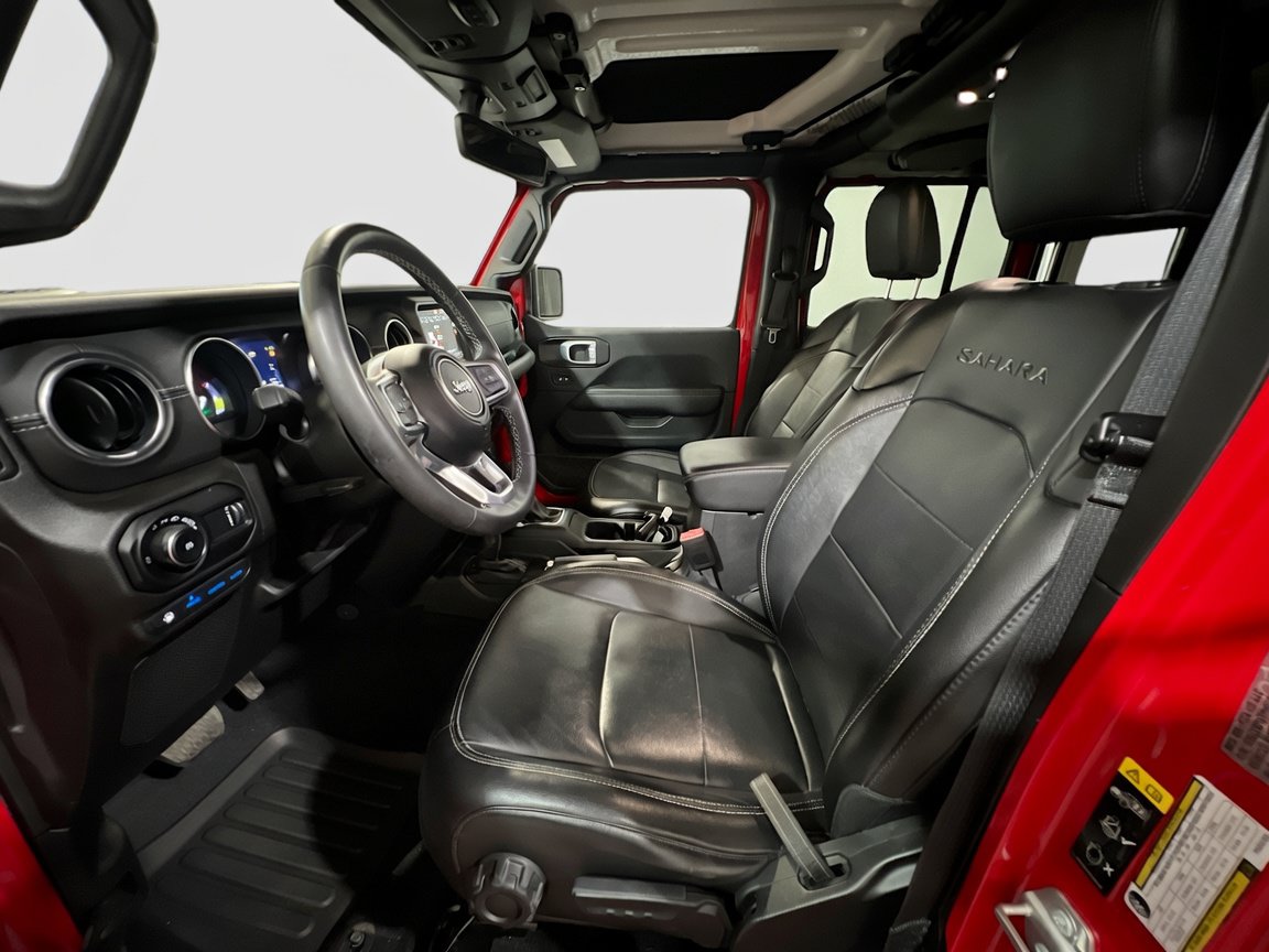 Used 2023 Jeep Wrangler Unlimited Sahara AWD/4WD image 15