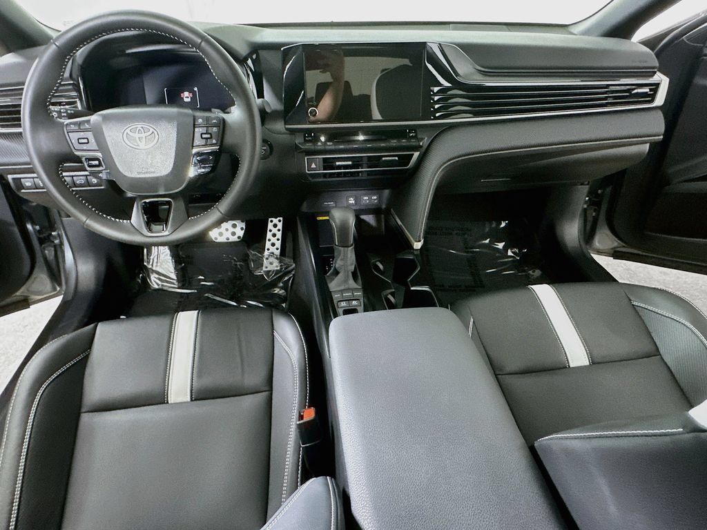 Used 2025 Toyota Camry SE FWD image 16