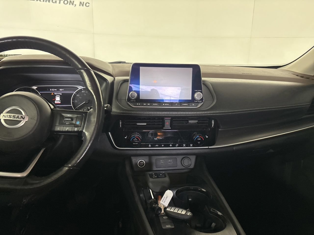 Used 2021 Nissan Rogue SV w/ Premium Package FWD image 24