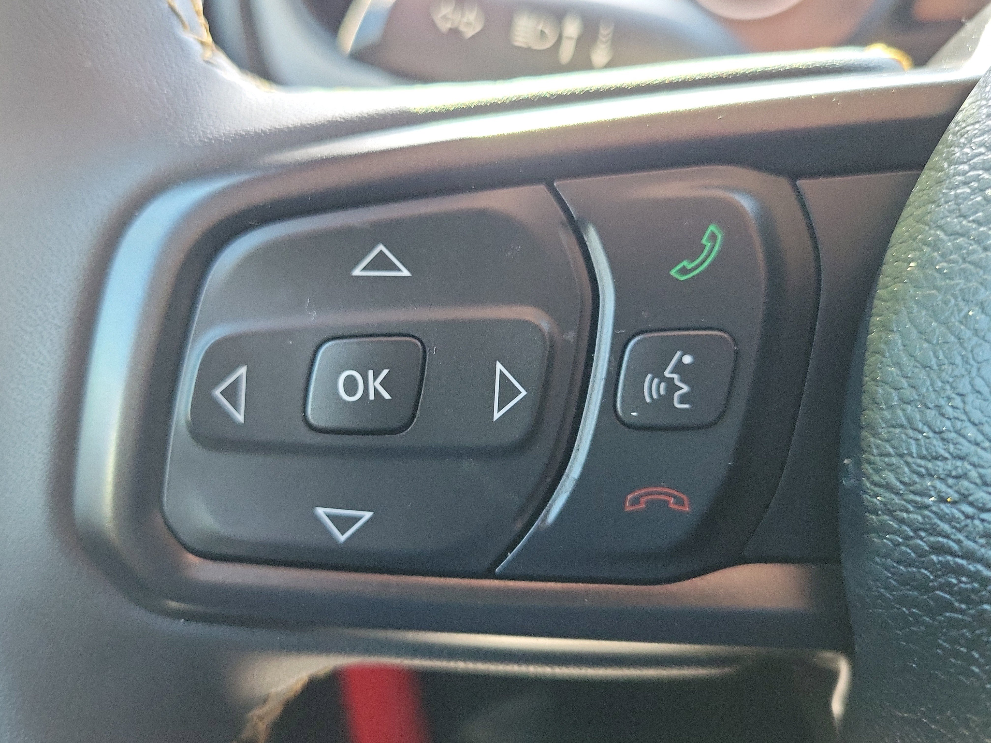 Used 2024 Jeep Gladiator Sport AWD/4WD image 17