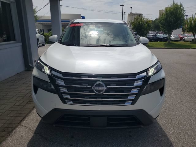 Certified 2026 Nissan Rogue SV FWD image 13