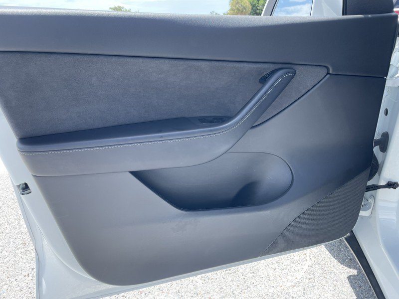 Used 2021 Tesla Model Y Long Range AWD/4WD image 22