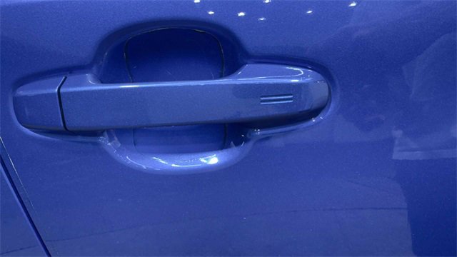 Used 2019 Toyota C-HR XLE image 12