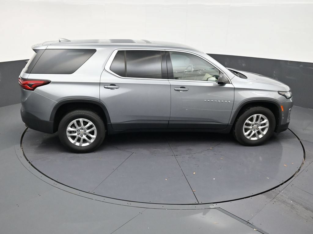 Used 2023 Chevrolet Traverse LS FWD image 17
