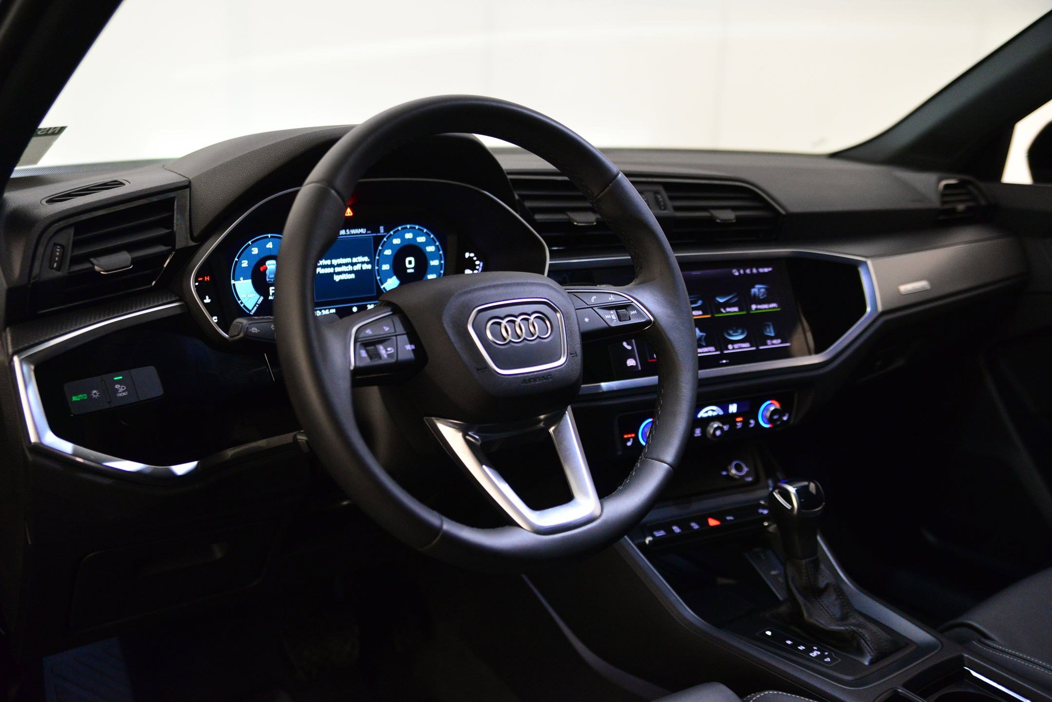 Certified 2025 Audi Q3 2.0T Premium w/ Convenience Package image 3