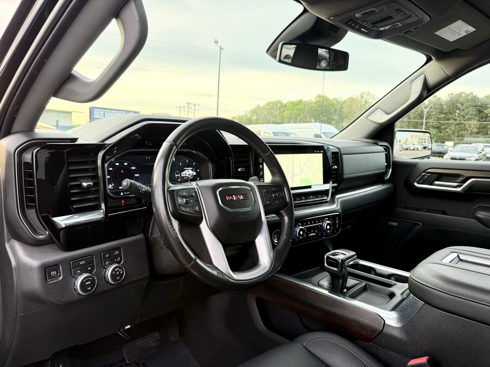 Used 2022 GMC Sierra 1500 SLT w/ SLT Convenience Package AWD/4WD image 25