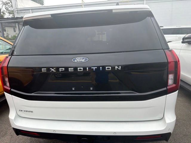 Used 2025 Ford Expedition Active AWD/4WD image 22