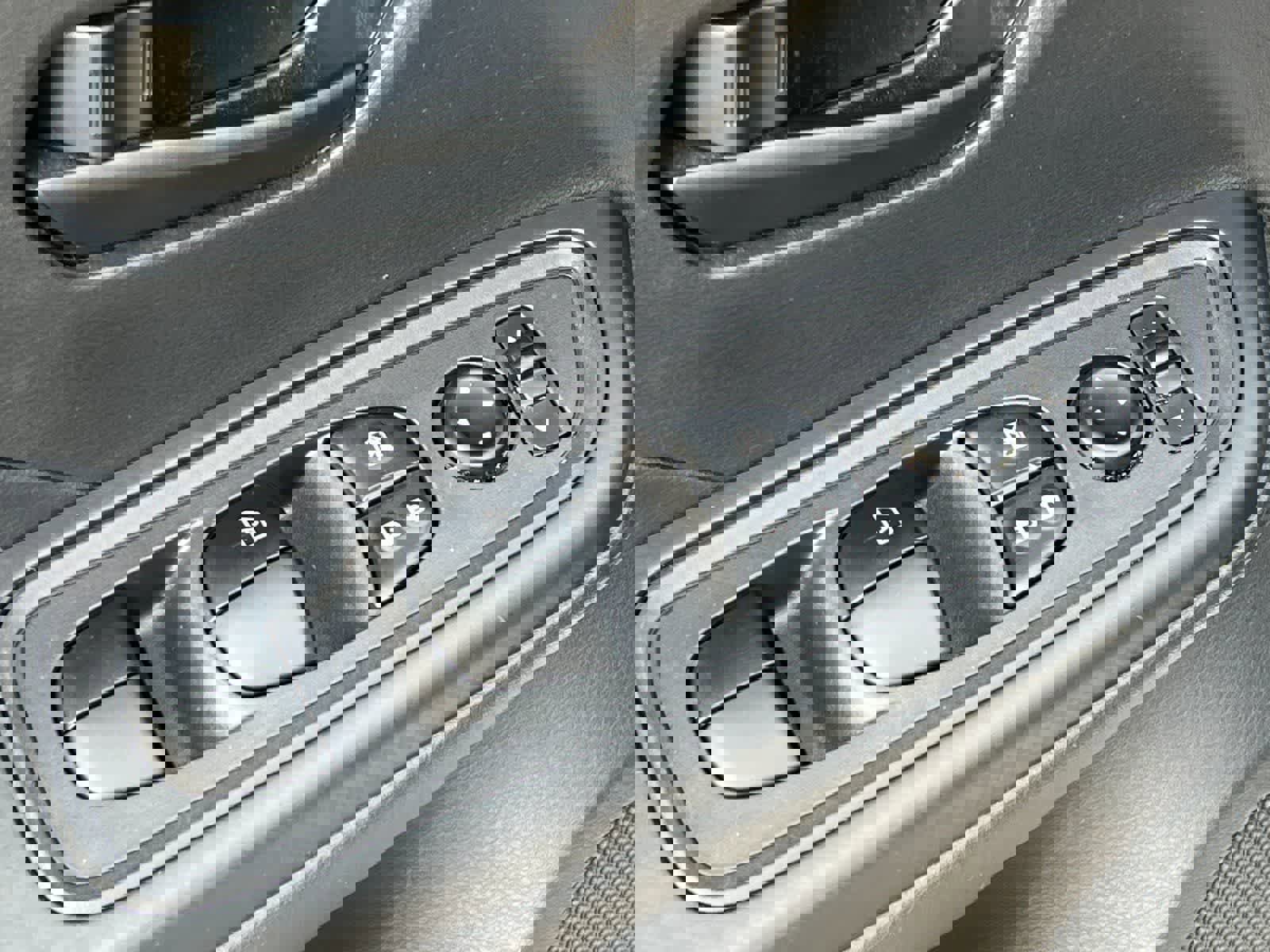 Used 2025 Nissan Versa S w/ Trunk Package image 14