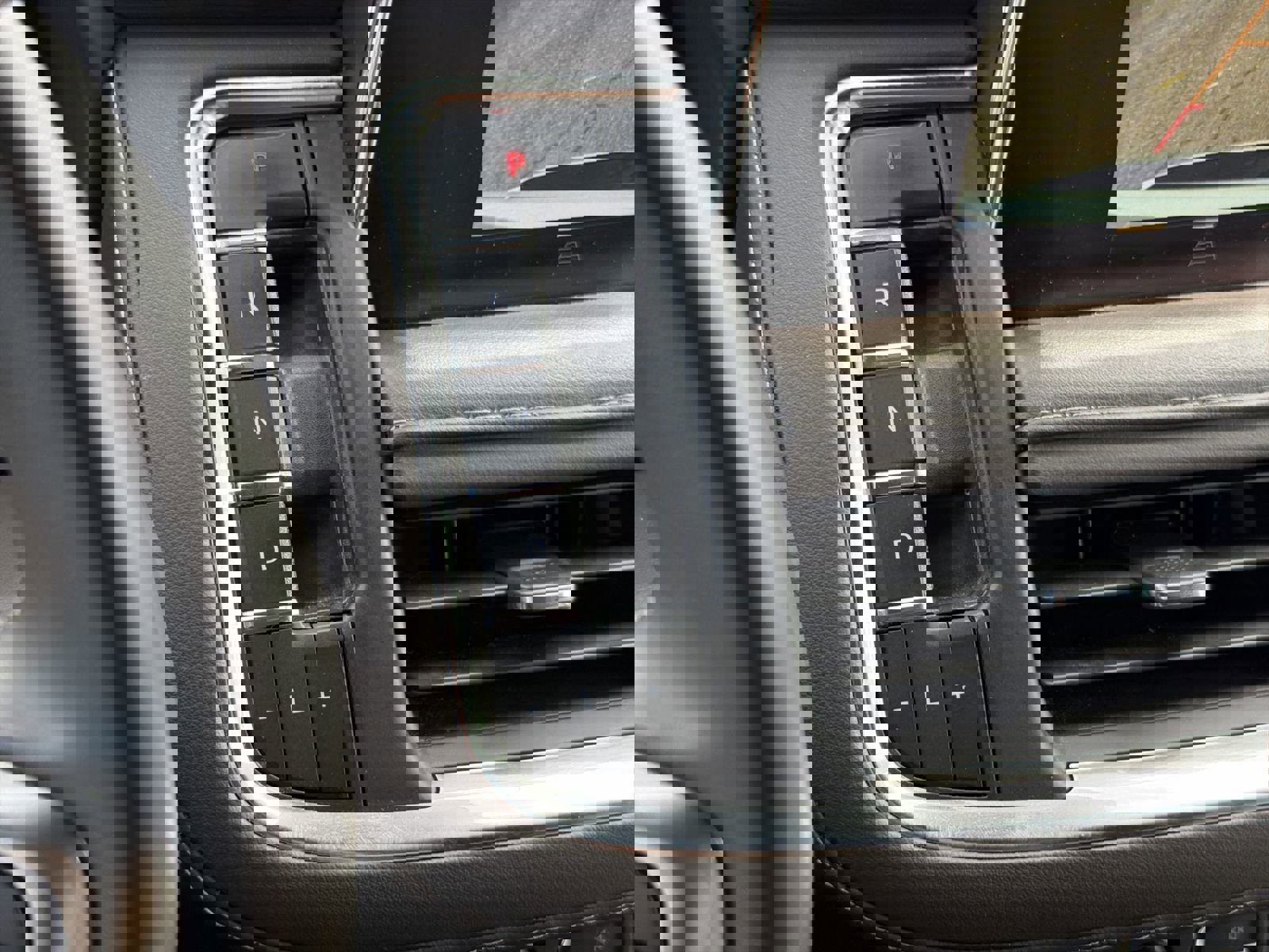 Used 2024 Chevrolet Tahoe LT RWD image 26